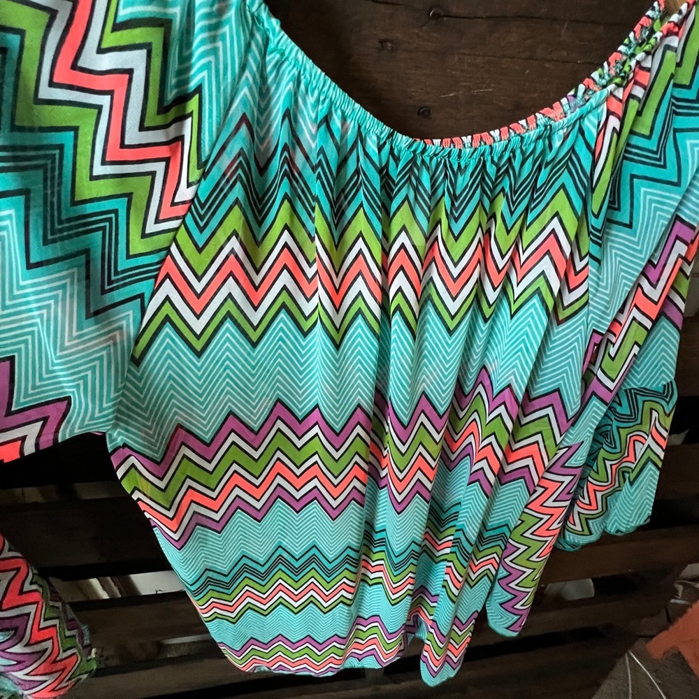🟠R ROUGE Tunic in Geometric Print 1X - Picture 7 of 8
